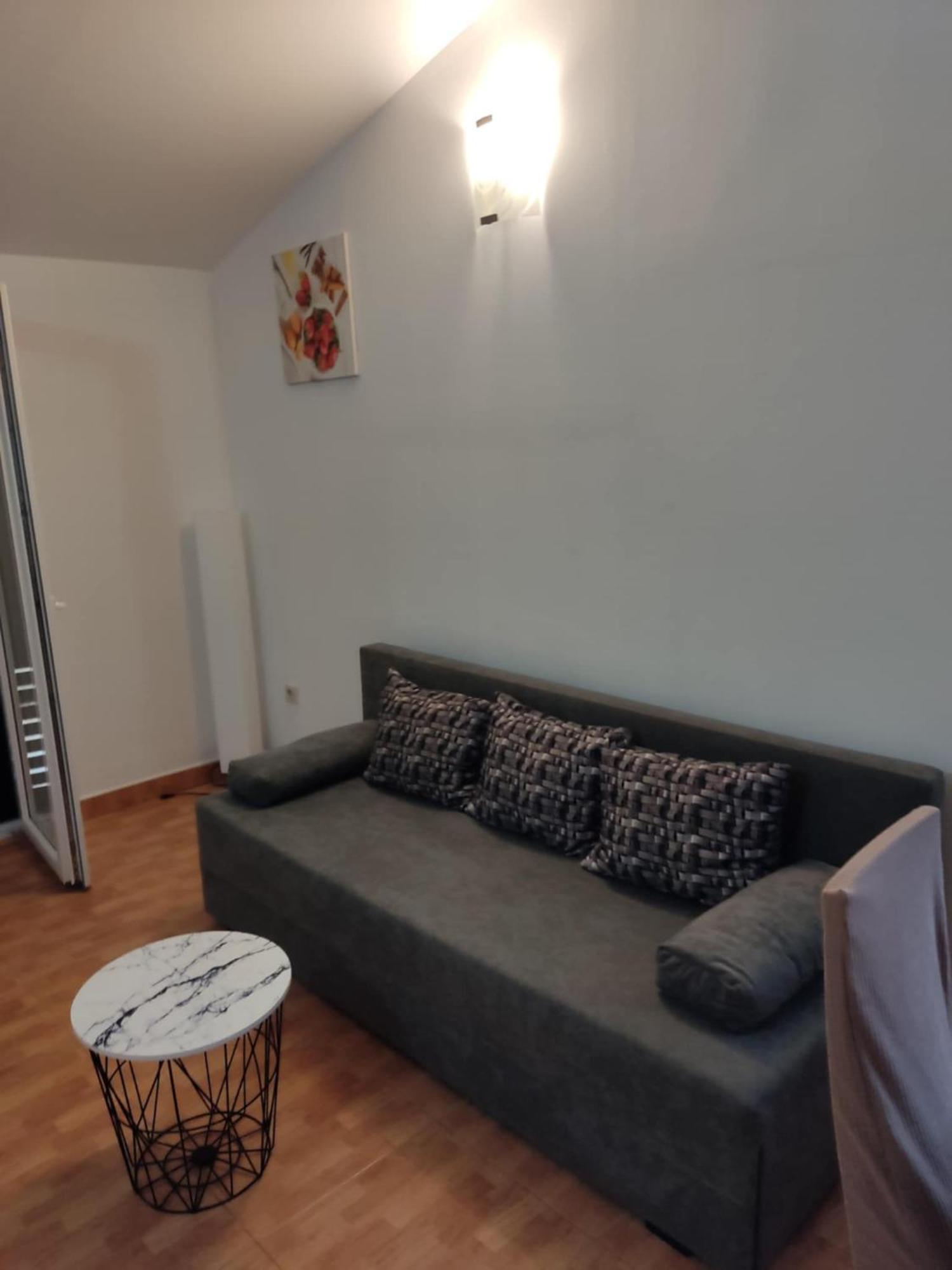Apartments Ivana Loviste Exterior photo